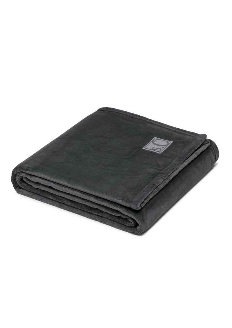 s.Oliver Weiche Decke mit Logo-Detail - dunkelgrau