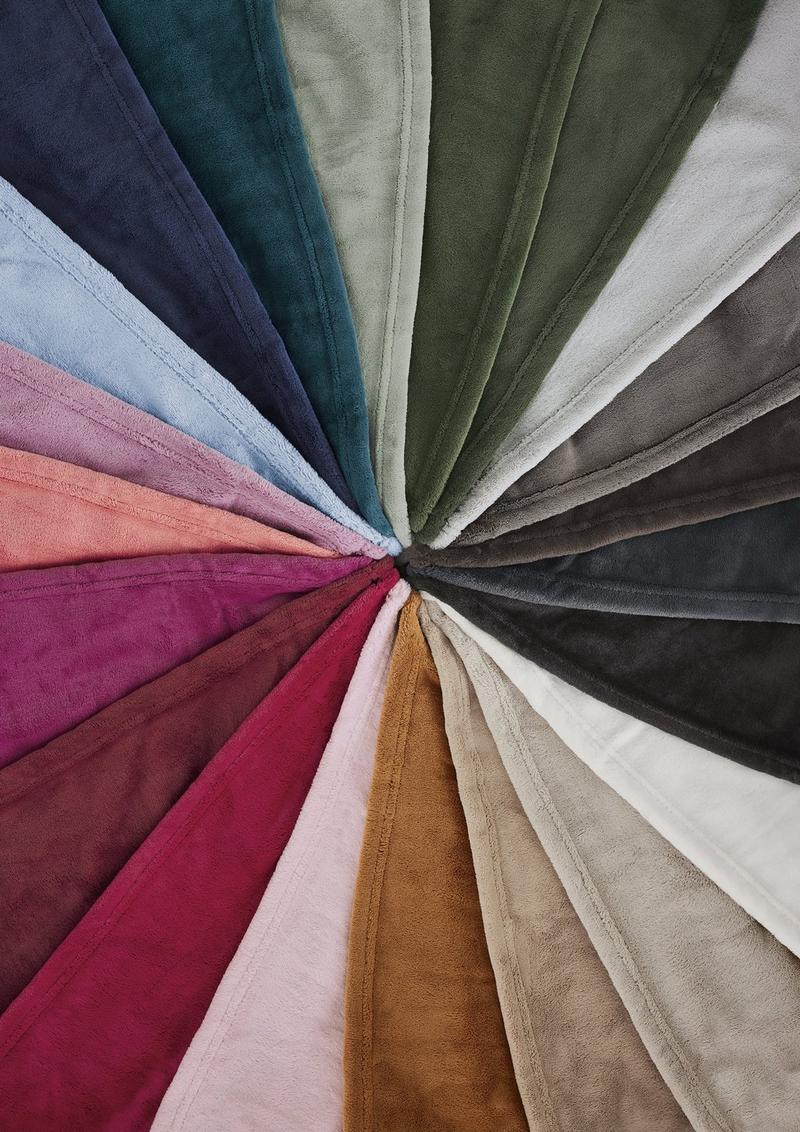 s.Oliver Weiche Decke mit Logo-Detail - dunkelgrau