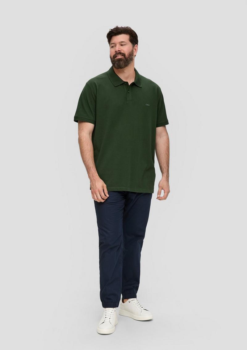s.Oliver Poloshirt mit kleinem Label-Print - tannengrün